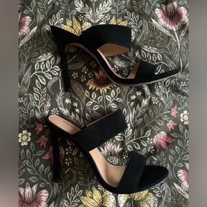 Express size 7 heels